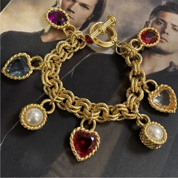 Vintage 80s Givenchy Lucite Charm Bracelet Chunky Heart Goldtone Runway SZ 6-3/4 - Picture 2 of 16